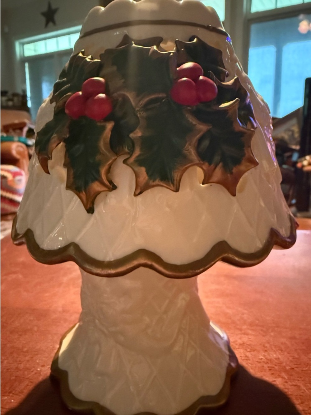 Festive Ceramic Holiday Table Lamp with Holly Accents - White and Green